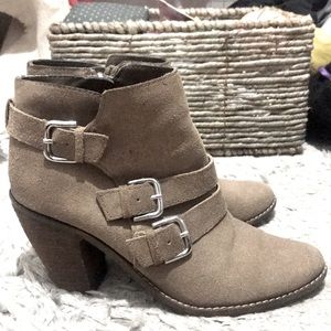 Dv by Dolce Vita booties